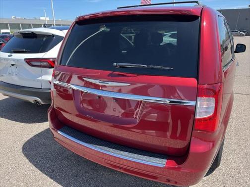 2015 Chrysler Town & Country Touring-L