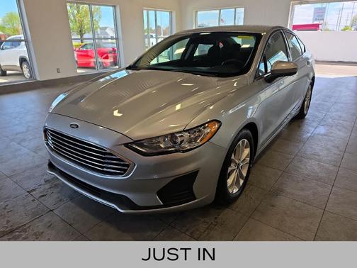 Iconic Silver Metallic 2020 Ford Fusion SE