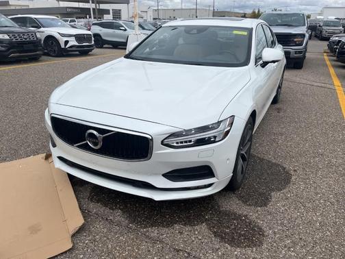 2017 Volvo S90 T6 Momentum