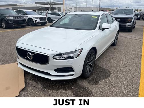 2017 Volvo S90 T6 Momentum