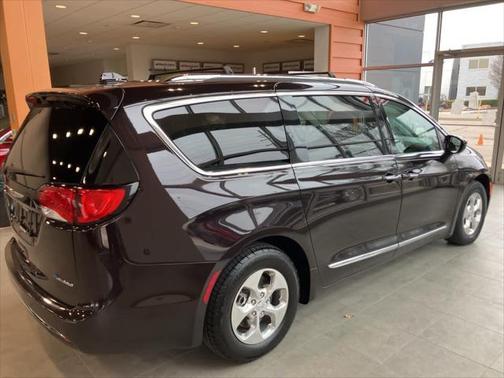2018 Chrysler Pacifica Hybrid Touring L