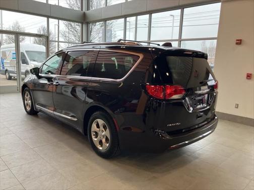 2018 Chrysler Pacifica Hybrid Touring L