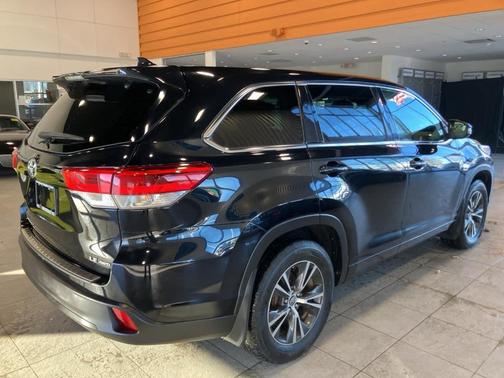 2018 Toyota Highlander LE
