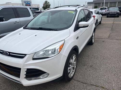 White Platinum Tri-Coat Metallic 2015 Ford Escape Titanium