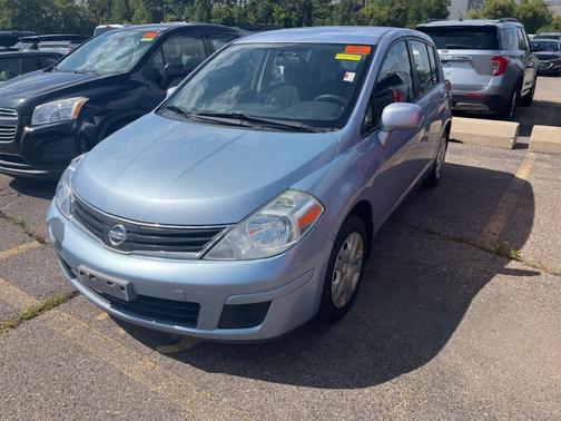 2010 Nissan Versa 1.8 S