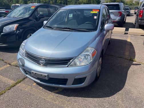 2010 Nissan Versa 1.8 S
