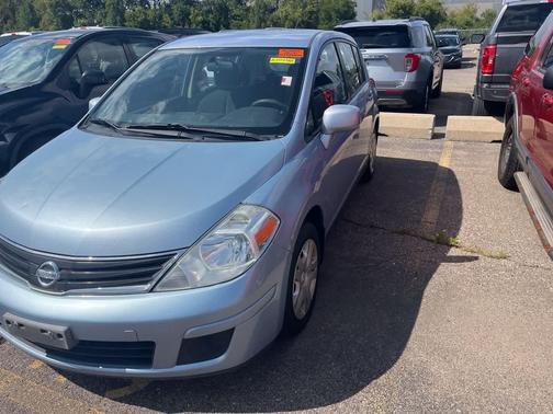 2010 Nissan Versa 1.8 S