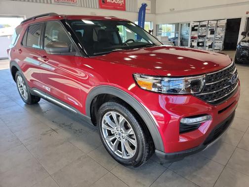 Rapid Red Metallic Tinted Clearcoat 2023 Ford Explorer XLT