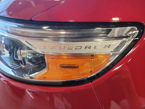 Rapid Red Metallic Tinted Clearcoat 2023 Ford Explorer XLT