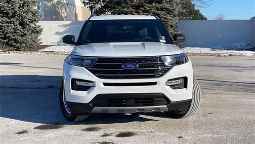 Photo 3 of 42 of 2020 Ford Explorer XLT