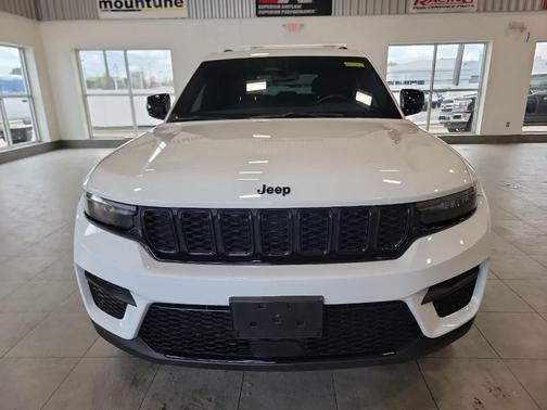Bright White 2023 Jeep Grand Cherokee Altitude