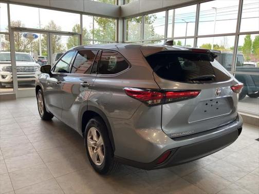 2022 Toyota Highlander LE