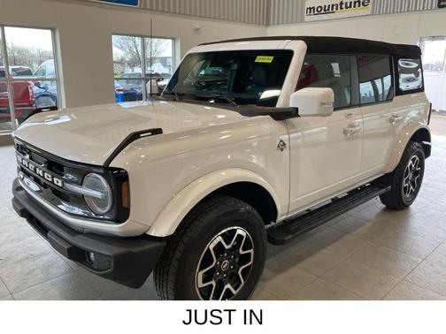 Oxford White 2023 Ford Bronco Outer Banks