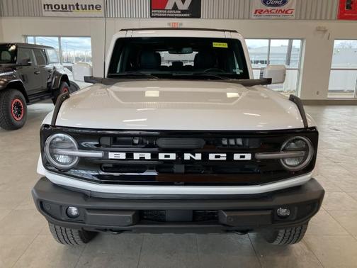 Oxford White 2023 Ford Bronco Outer Banks