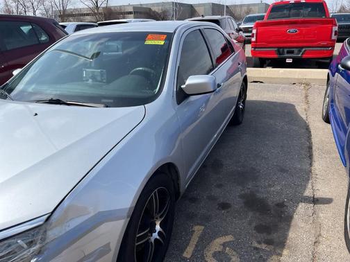 Silver 2010 Ford Fusion SE