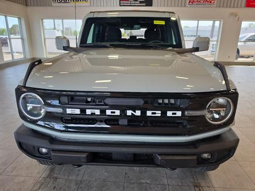 Cactus Green / Gray 2023 Ford Bronco Outer Banks
