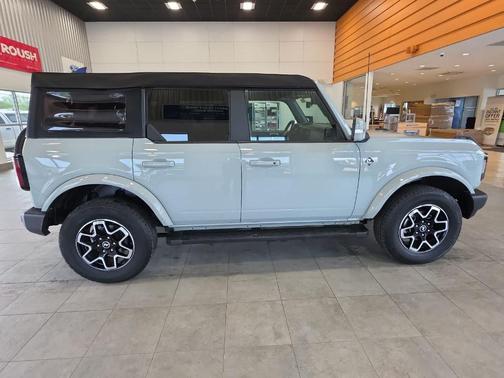 Cactus Green / Gray 2023 Ford Bronco Outer Banks