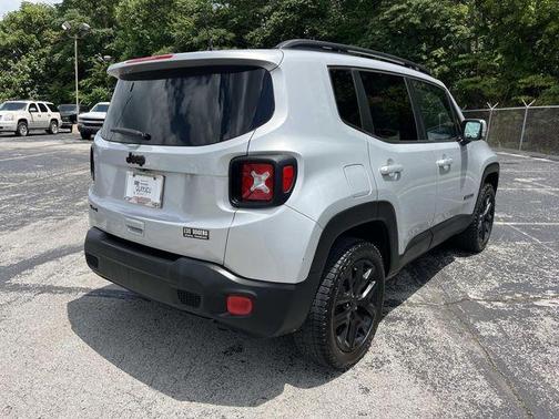 Glacier Metallic 2018 Jeep Renegade Altitude