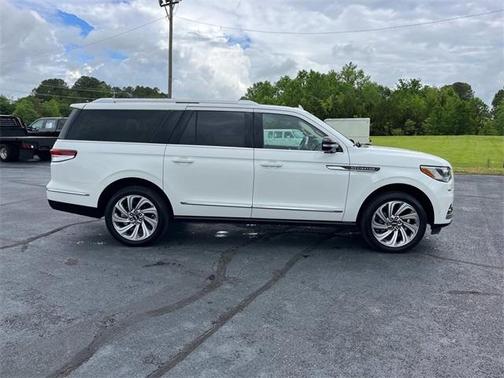 2024 Lincoln Navigator L Reserve
