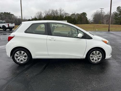 2014 Toyota Yaris L