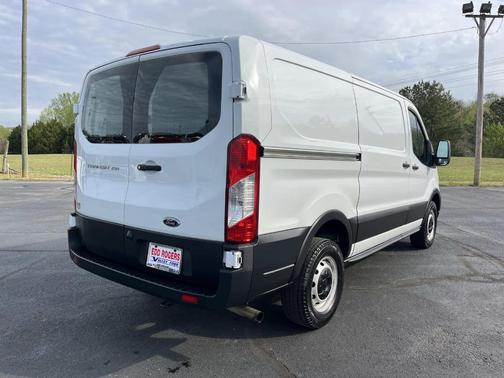 2022 Ford Transit-250 Base
