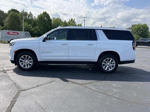 Summit White 2021 Chevrolet Suburban Premier