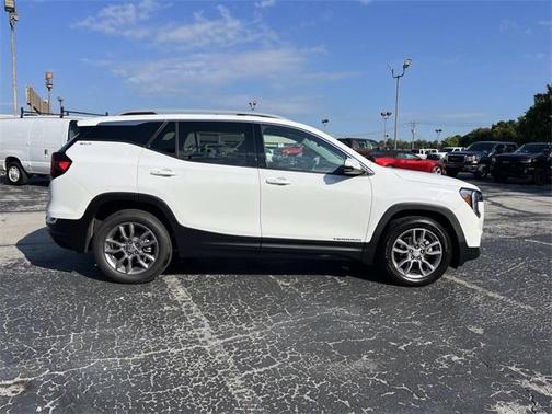 2023 GMC Terrain SLT