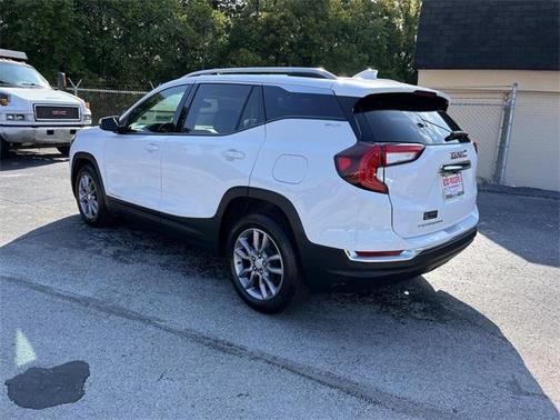 2023 GMC Terrain SLT