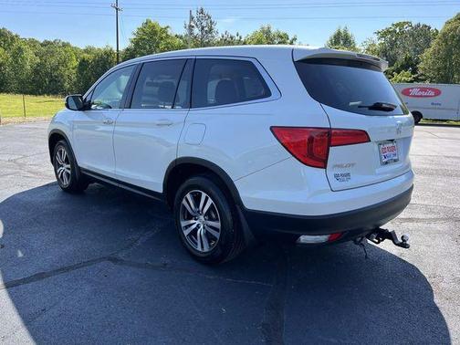 White Diamond 2017 Honda Pilot EX