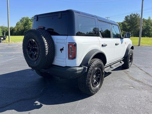 Oxford White 2025 Ford Bronco Badlands