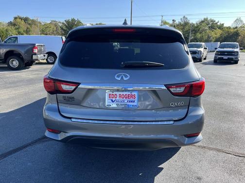 2017 INFINITI QX60 Base