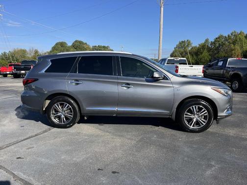 2017 INFINITI QX60 Base
