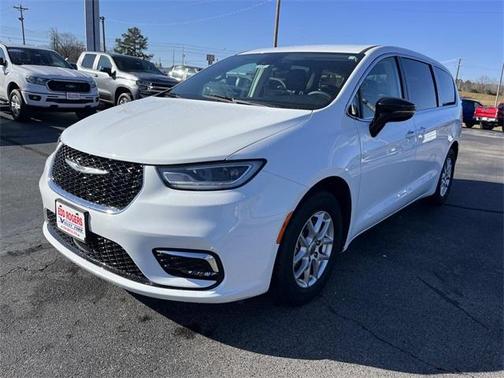 2024 Chrysler Pacifica Touring-L