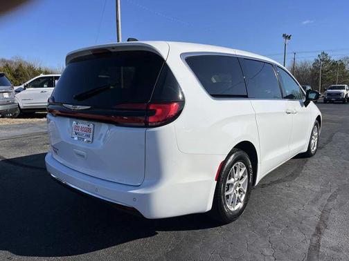 2024 Chrysler Pacifica Touring-L