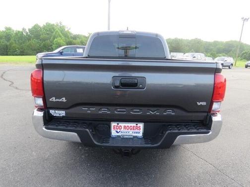 Photo 5 of 33 of 2019 Toyota Tacoma SR5