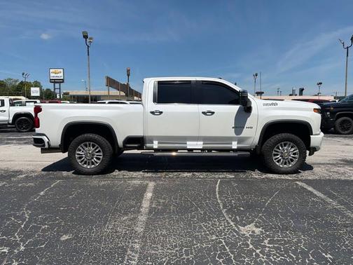 Iridescent Pearl Tricoat 2023 Chevrolet Silverado 2500 High Country