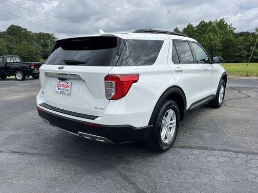 White Metallic 2023 Ford Explorer XLT