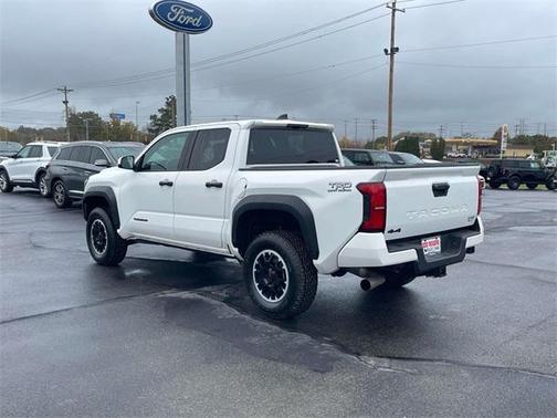 2024 Toyota Tacoma TRD Off Road