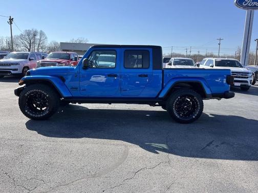 2023 Jeep Gladiator Sport