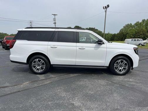 Oxford White 2025 Ford Expedition Max Active