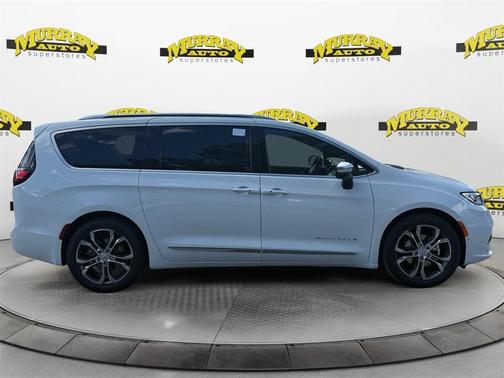 2026 Chrysler Pacifica Pinnacle