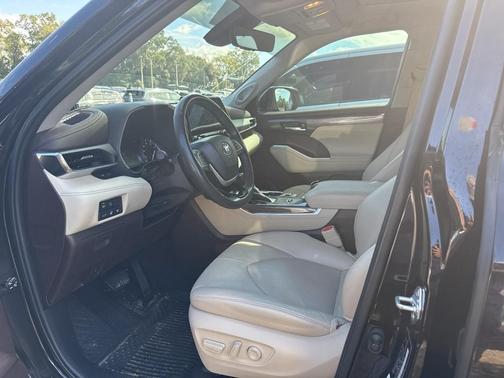 2022 Toyota Highlander Limited