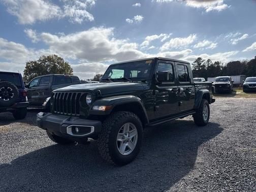 2022 Jeep Gladiator Sport