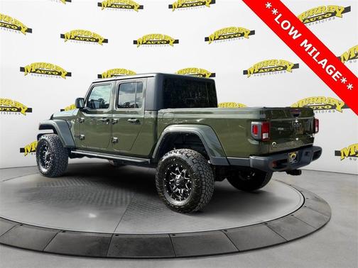 2022 Jeep Gladiator Sport