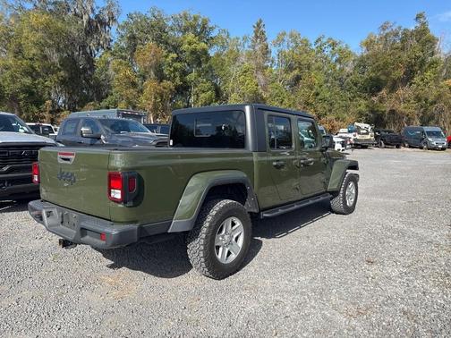 2022 Jeep Gladiator Sport