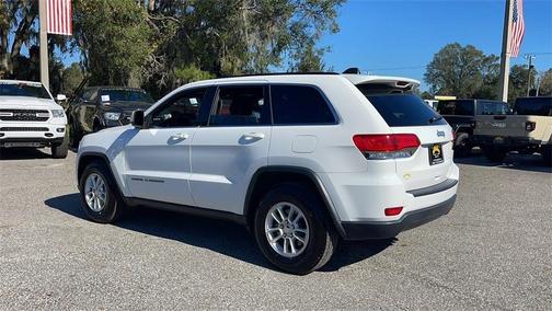 Photo 3 of 39 of 2018 Jeep Grand Cherokee Laredo