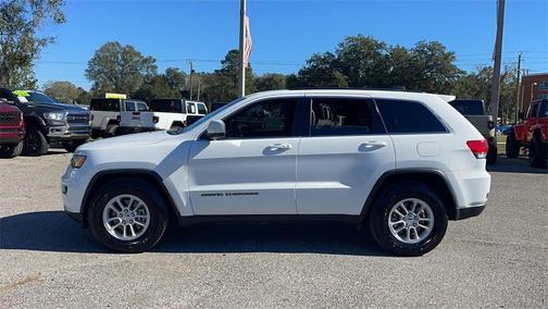 Photo 2 of 39 of 2018 Jeep Grand Cherokee Laredo
