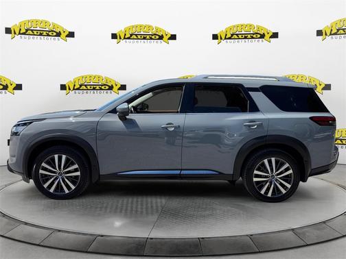 2022 Nissan Pathfinder Platinum