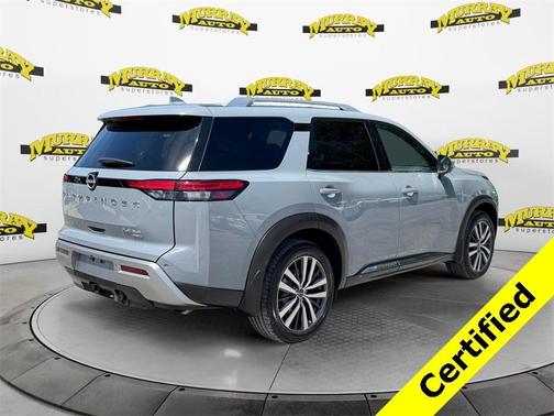 2022 Nissan Pathfinder Platinum