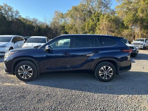 2024 Toyota Highlander Base
